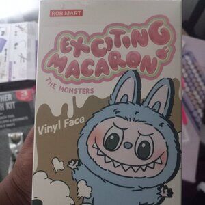 LaFufu Exciting Macroon Vinyl Face Blind Box NWT